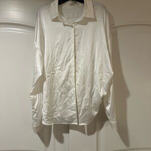 chic Relaxed White Button-Front Women's Shirt